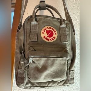 Fjallraven Kanken Sling Shoulder Bag in Fog